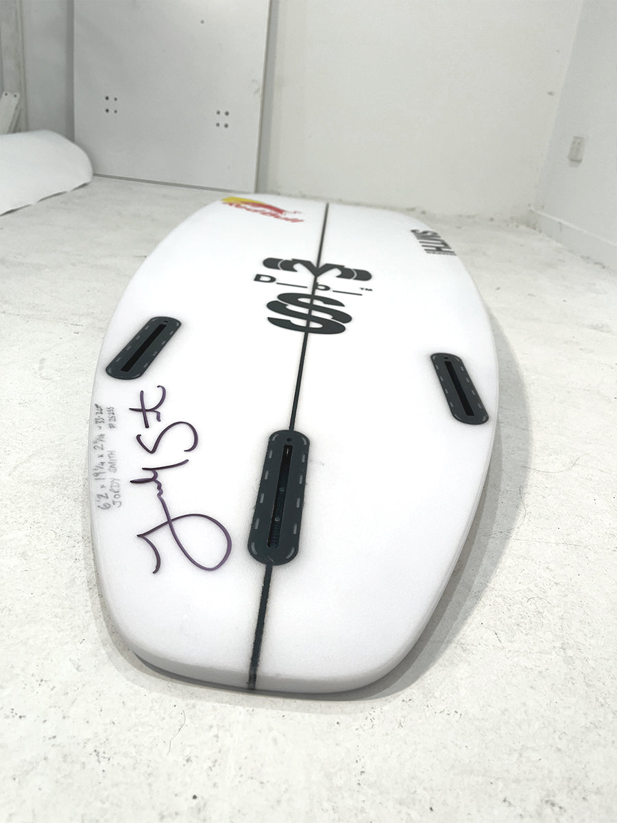 ☆SMITTY'S Surfboards 🏆 Jordy Smith's 2025 Victory on the V-12 🏆 Jordy Smith